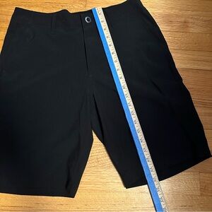 Volcom Black Utility Shorts size 30 (b2